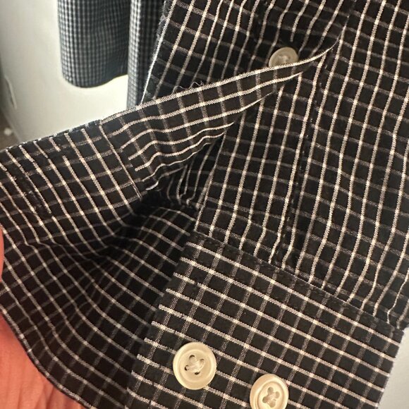 Roundtree & Yorke Men's Button Down - Picture 8 of 9